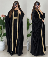 Abaya femme longue noire à finitions dorées et manches amples – 023060