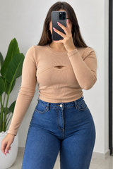 Pull femme beige côtelé à découpe poitrine – réf. 021325 taille XS