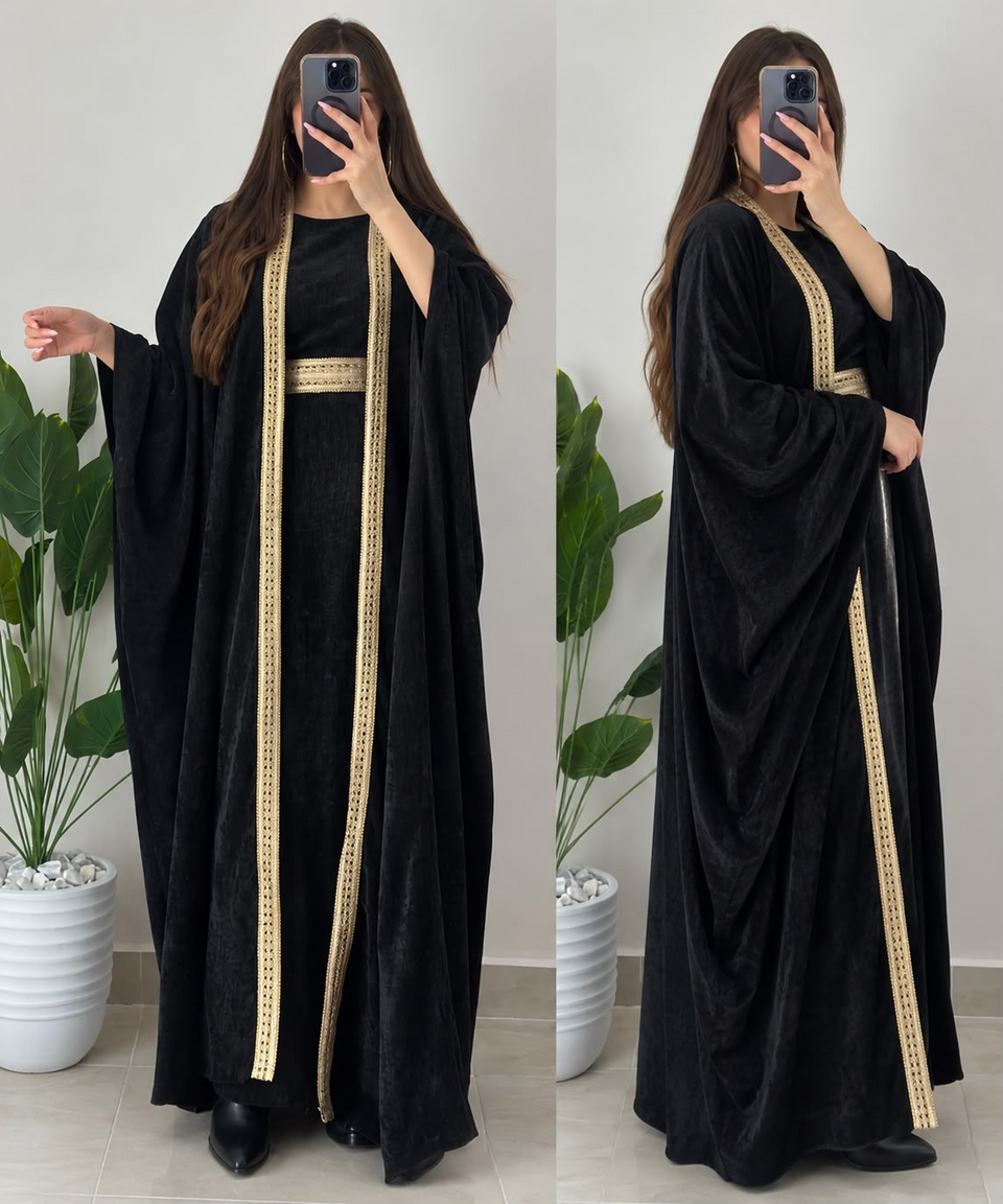 Abaya femme longue noire à finitions dorées et manches amples – 023060