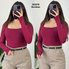 Pull col carré chic – Confort & style (023078)