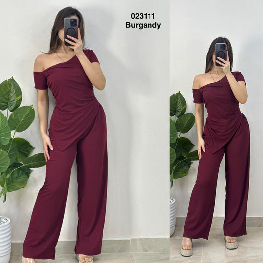 Tenue 2ps haut a encolure asymetrique avec une epaule denudee 023111