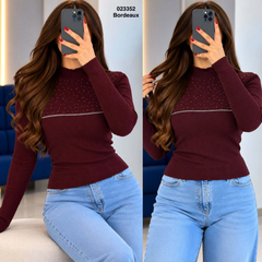 Pull col montant orné de strass - Bordeaux - SKU 023352-06