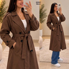 Trench croisé avec ceinture et boutons 023327