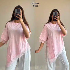 Pull avec un détail chic en dentelle 023201