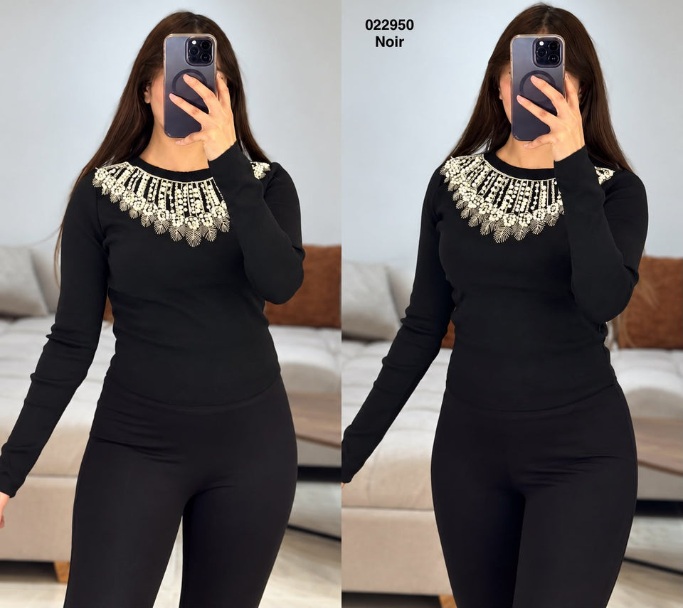 Pull noir femme manches longues à broderie autour du col - réf. 022950